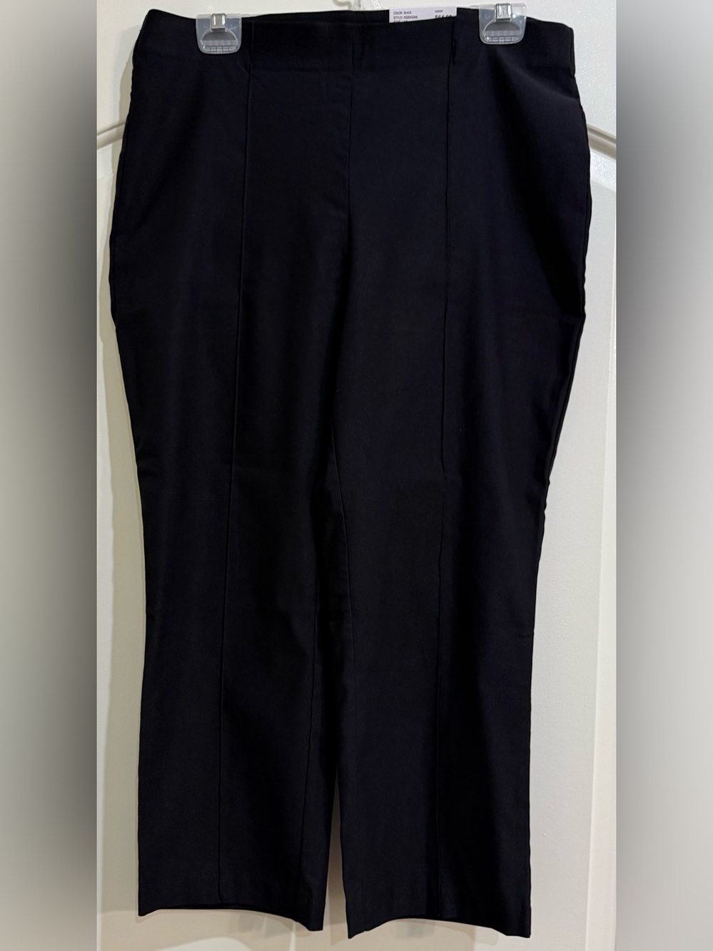 Rafaella women’s tailored crops. Pintuck crops. Size 12. NWT